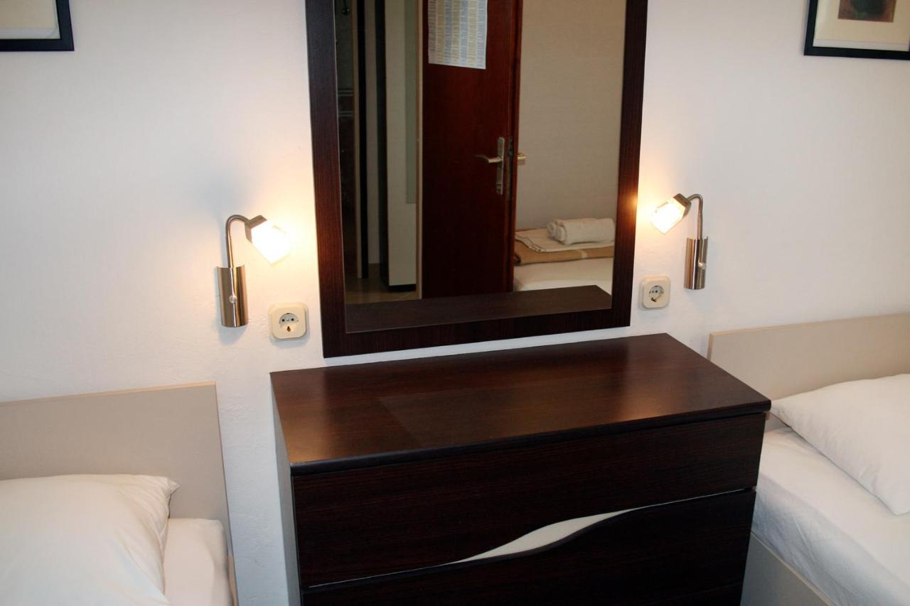 Apartments By The Sea Pisak, Omis - 1014 Екстериор снимка