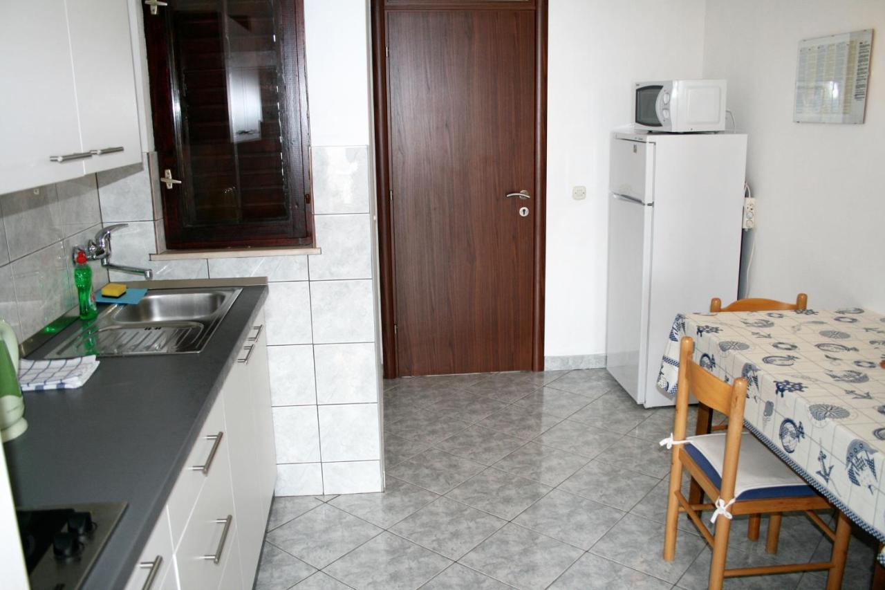 Apartments By The Sea Pisak, Omis - 1014 Екстериор снимка
