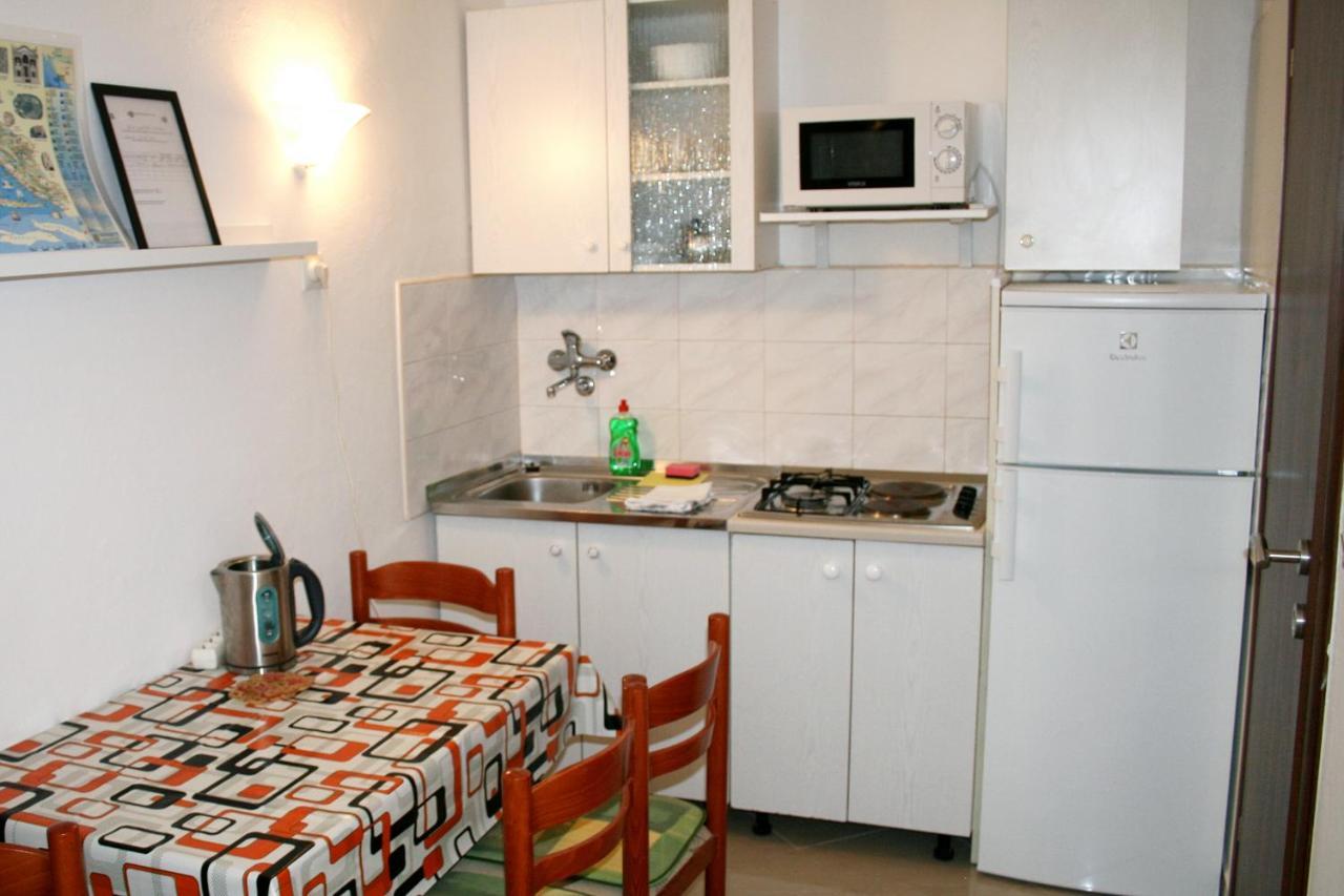 Apartments By The Sea Pisak, Omis - 1014 Екстериор снимка